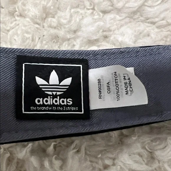 New - Adidas Black and White Sports Visor - Picture 2 of 3